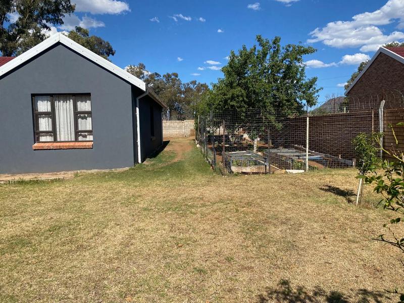 To Let 4 Bedroom Property for Rent in Komani Park Eastern Cape